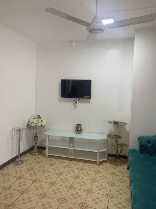 Modern With Class Near Airport Villa Nadi Exterior foto